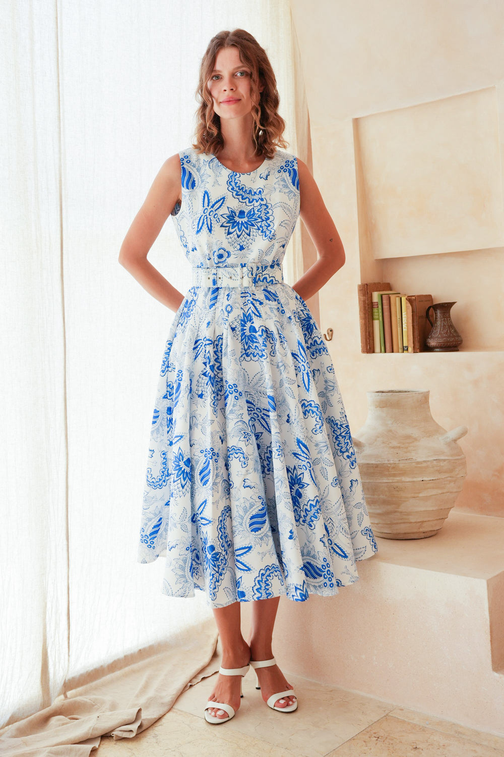 Abelia Dress Crew Neck Sleeveless Midi Length Poliamide Taffta (Botanic Antique White)