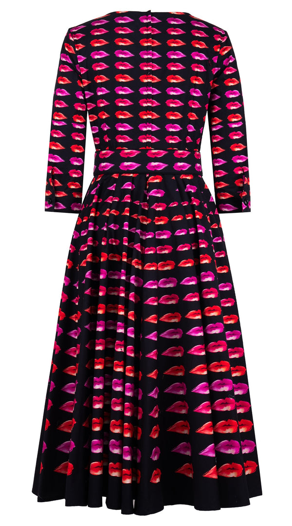 Abelia Dress Round Neck 3/4 Sleeve Midi Length Cotton Stretch (Watercolor Lips)