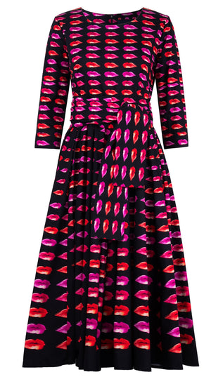 Abelia Dress Round Neck 3/4 Sleeve Midi Length Cotton Stretch (Watercolor Lips)
